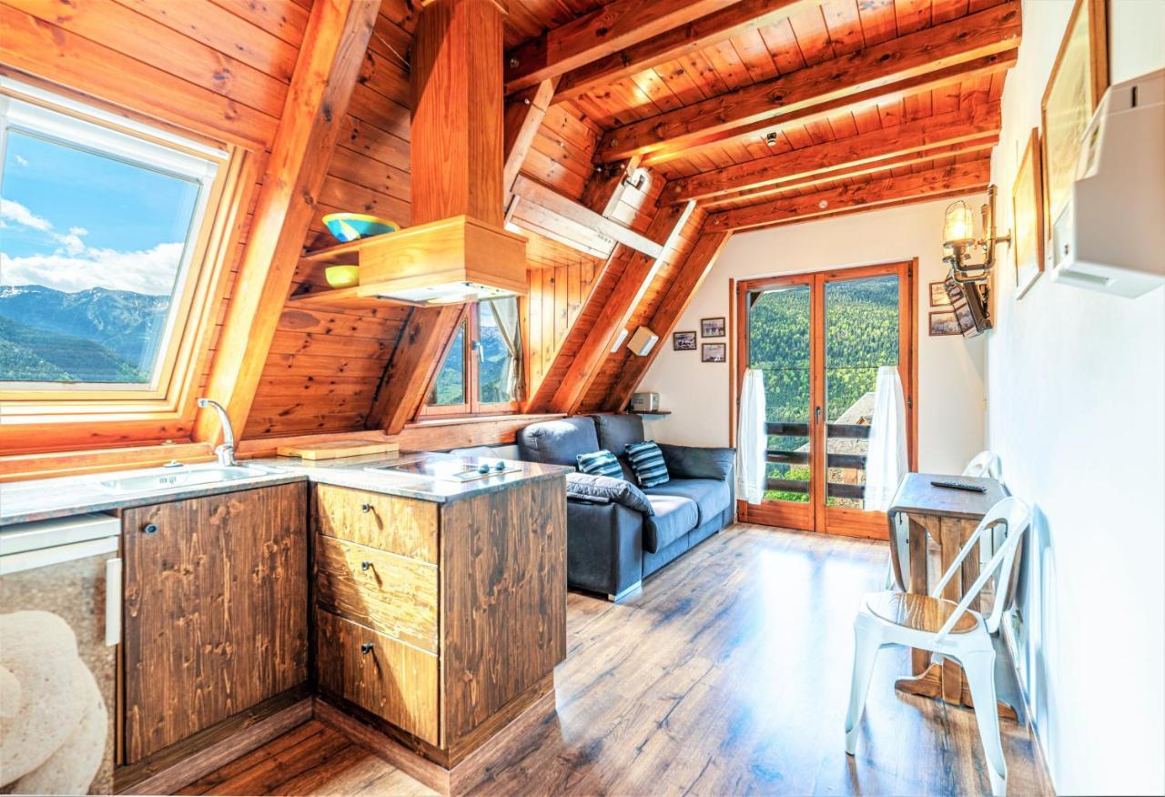 Apartamentos Aran Montcorbau 外观 照片