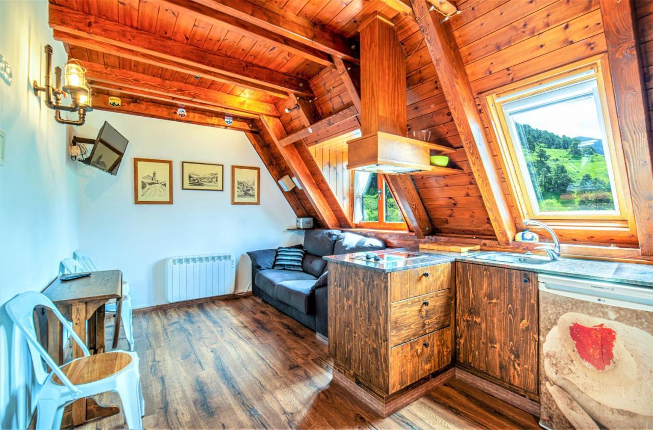 Apartamentos Aran Montcorbau 外观 照片
