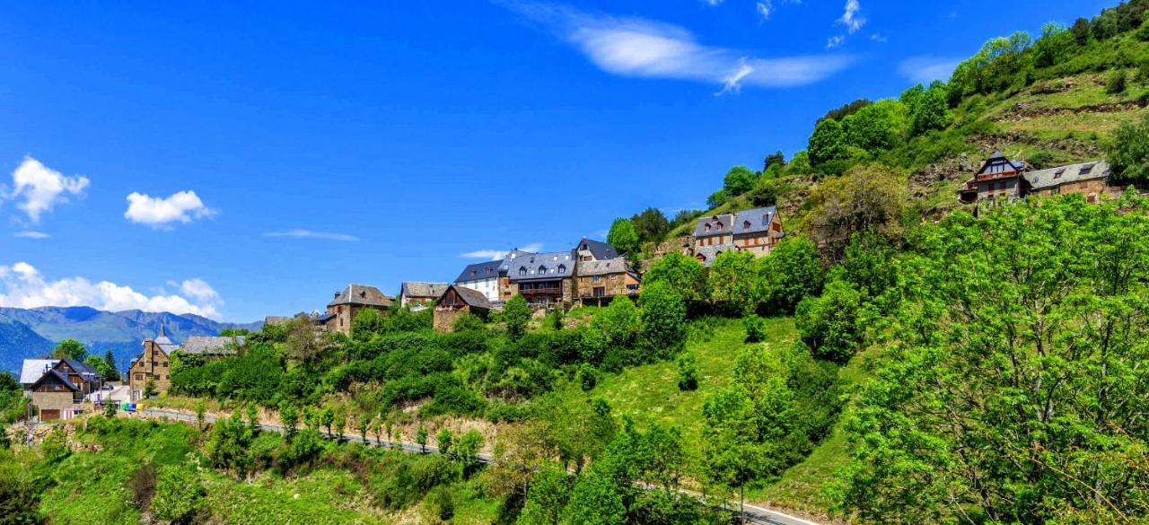 Apartamentos Aran Montcorbau 外观 照片