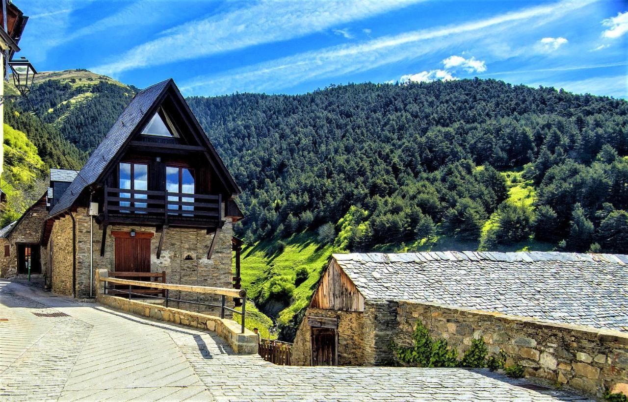 Apartamentos Aran Montcorbau 外观 照片