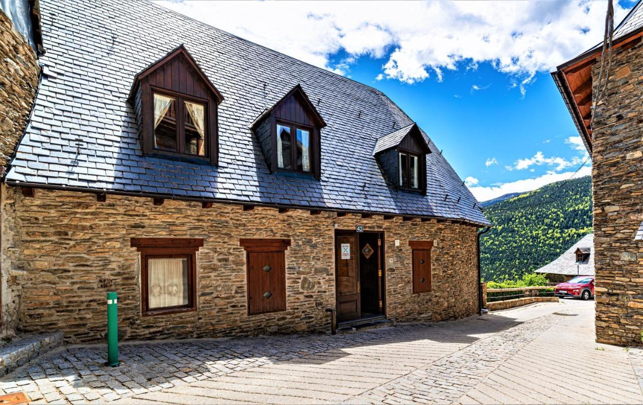 Apartamentos Aran Montcorbau 外观 照片